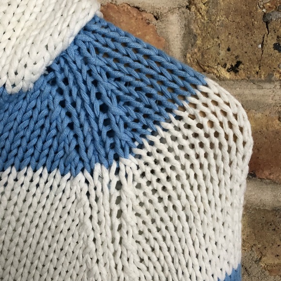 GAP Blue & White Chunky Cotton Sweater w/ Laced V-Neck - Picture 4 of 7